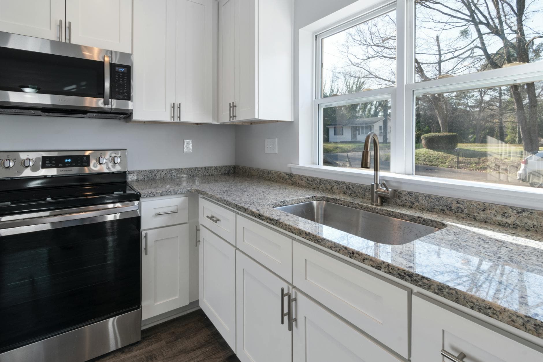 Kitchen remodeling with custom cabinetry and countertops